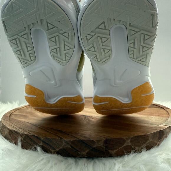 Nike Legend Essential 2 White Running Shoes Women' Sz 10.5 White/Gold CQ9545-010 - Picture 10 of 12